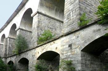Železniční viadukt u Sychrova. (© Pavel Vítek 05/2020)