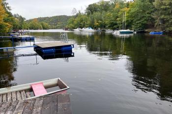 Přehrad v místě chalupy Záhorských (© Jiří Čížek  10/2022)