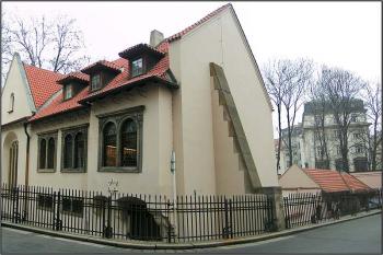 Mladší jižní křídlo ( © Petr Turyna 12/2005)