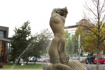 Fontána Zrození Venuše v olomoucké čtvrti Povel. (© Pavel Vítek  10/2022)