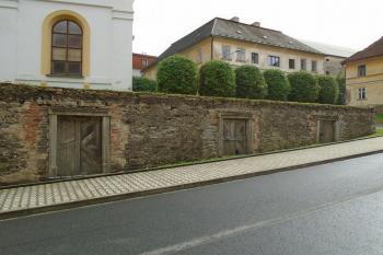pohled od kostela ze severu (© Marcela Váňová  09/2022)