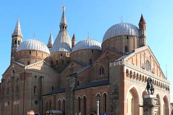 Bazilika sv. Antonína v italské Padově. (© Pavel Vítek 05/2001)