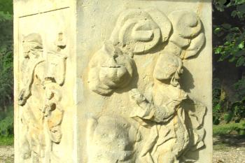 Sousoší Piety v Rynolticích u Jablonného v Podještědí. (© Pavel Vítek 09/2022)