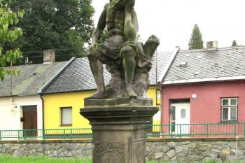 Kamenná socha Ecce Homo ve Svitavách. (© Pavel Vítek  09/2022)