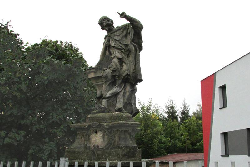 socha sv. Jana Sarkandra socha sv. Jana Sarkandra