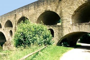 Tauberský most u bavorského města Rothenburg nad Tauberou. (© Pavel Vítek 07/2002)