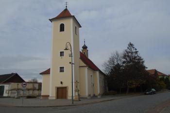 pohled na kostel z východu (© Jaroslav Špiroch  11/2022)