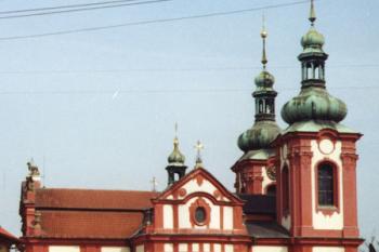 Kostel Nanebevzetí Panny Marie ve Zlonicích ( © Pavel Vítek 06/2005)