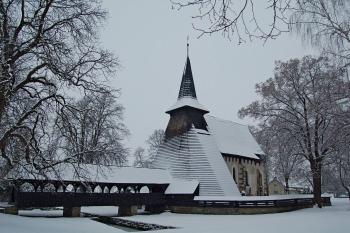 zimní pohled na kostel (© Rodochrozit, 02/2013)