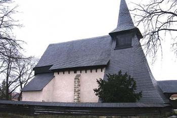 Kostel od severu ( © Pavel Vítek 02/2006)