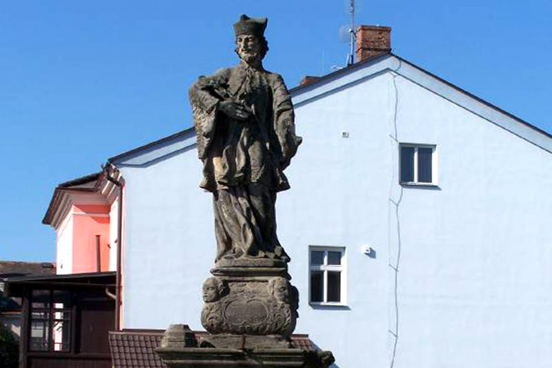 socha sv. Jana Nepomuckého socha sv. Jana Nepomuckého