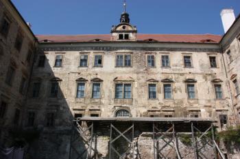 Střední křídlo od východu ( © Ivan Grisa 07/2011)