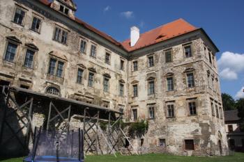 Střední severovýchodní křídlo ( © Ivan Grisa 07/2011)