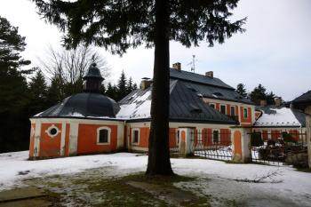 Karlštejn-lovecký zámek (© Vlastislav Mareček, 01/2016)