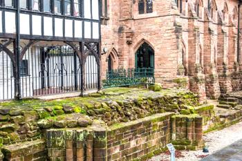 Coventry, ruiny první klášterní stavby svaté Marie. (© Pavel Vítek 08/2006)