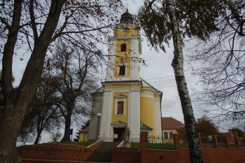 pohled na hlavní průčelí kostela ze západu (© Jaroslav Špiroch  11/2022)