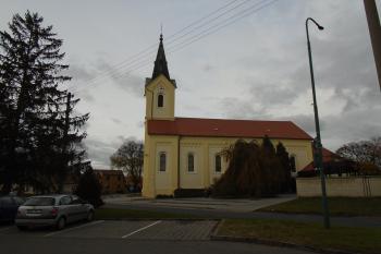 pohled na kostel z jihu (© Jaroslav Špiroch  11/2022)