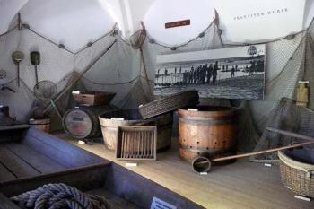 Rybářská expozice v přízemí (© Jiří Cukr, 09/2007)