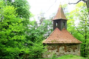 Kaple Nejsvětější Trojice ve Lvové, místní části Jablonného v Podještědí. (© Pavel Vítek 09/2022)