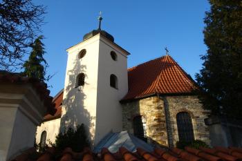 kostel od jihovýchodu ( © Milan Caha 12/2009)