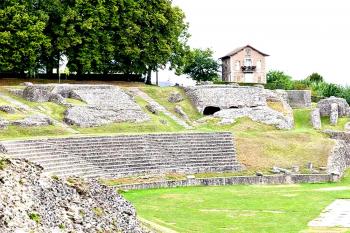 Antické divadlo ve francouzském Autunu. (© Pavel Vítek 06/2005    )