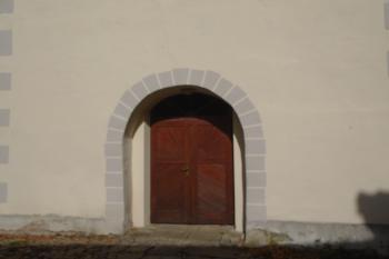 vstup do sakristie ze severní strany (© Jaroslav Špiroch  10/2022)