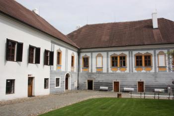 Nádvoří prelatury ( © Ivan Grisa 05/2010)