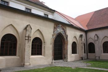 Jihozápadní kout rajského dvora ( © Ivan Grisa 05/2010)