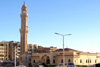 Egyptská Hurghada, minarety (© Pavel Vítek 07/2021)