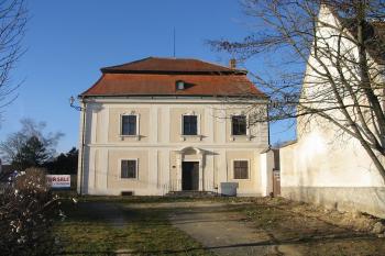 jv.boční strana zámku (© D Dohňanský, 01/2016)