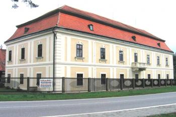 Zámek v Litohoři ( © Pavel Vítek 09/2007)