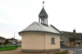 Kaple Panny Marie v Nákle Mezicích u Olomouce.  (© Pavel Vítek 09/2022)