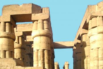 Egyptský starověký chrámový komplex v Luxoru. (© Pavel Vítek  03/2023)