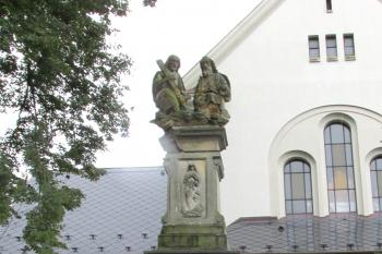 Sousoší Nejsvětější Trojice v obci Sklené u Svitav. (© Pavel Vítek 09/2022)