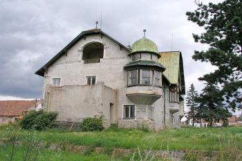 Jižní část zámku ( © Roman Řezáč 07/2004)