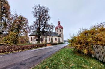 Dubenec-kostel (© anonym  11/2022)
