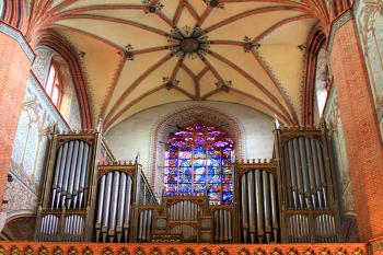 Katedrální bazilika Nanebevzetí Nejsvětější Panny Marie v Polském Pelplině. (© Pavel Vítek 08/2004)