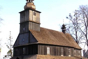 cenný dřevěný kostel v Sedlištích ( © Jan P. Štěpánek 02/2008)