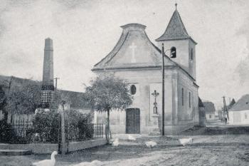 kostel mezi lety 1926-1945 (© zdroj: https://www.suedmaehren.eu/places/millowitz/)