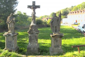 Sousoší Ukřižování v Mařenicích u Cvikova v okrese Česká Lípa. (© Pavel Vítek 09/2022)