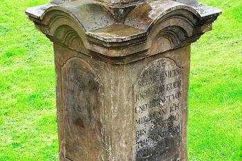 Sousoší Ukřižování v Mařenicích u Cvikova v okrese Česká Lípa. (© Pavel Vítek 09/2022)