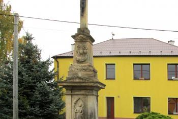 Kříž v Nasobůrkách, místní části města Litovel. (© Pavel Vítek 09/2022)