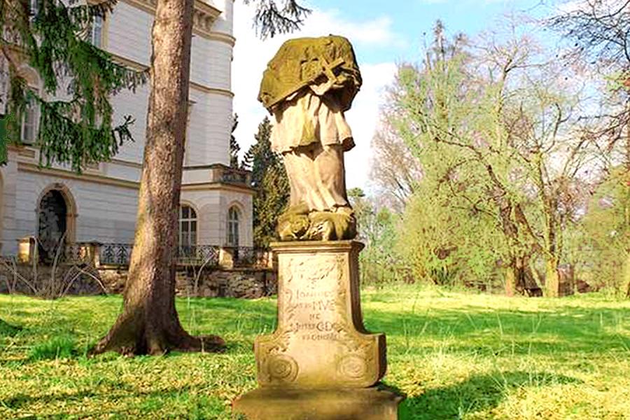socha sv. Jana Nepomuckého