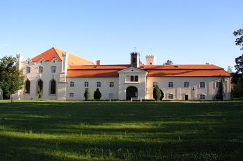 Pohled od severu ( © Roman Řezáč 07/2004)