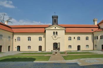 Severní křídlo ( © Luděk Pitter 04/2006)