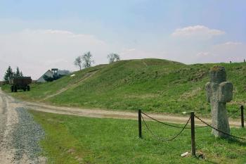 Pohled od severovýchodu ( © Luděk Pitter 04/2006)