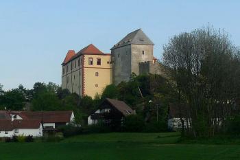 Hrad Kámen od severozápadu (© Jiří Cukr, 05/2011)