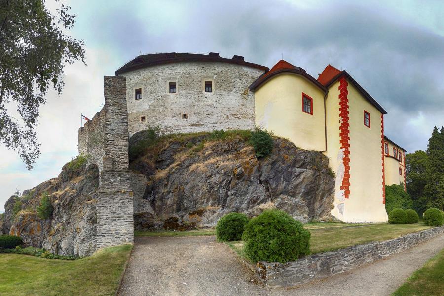 Kámen