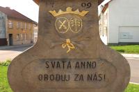 socha sv. Anny Samotřetí