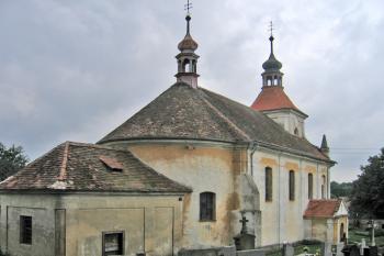 Kostel od severovýchodu ( © Pavel Vítek 08/2010)